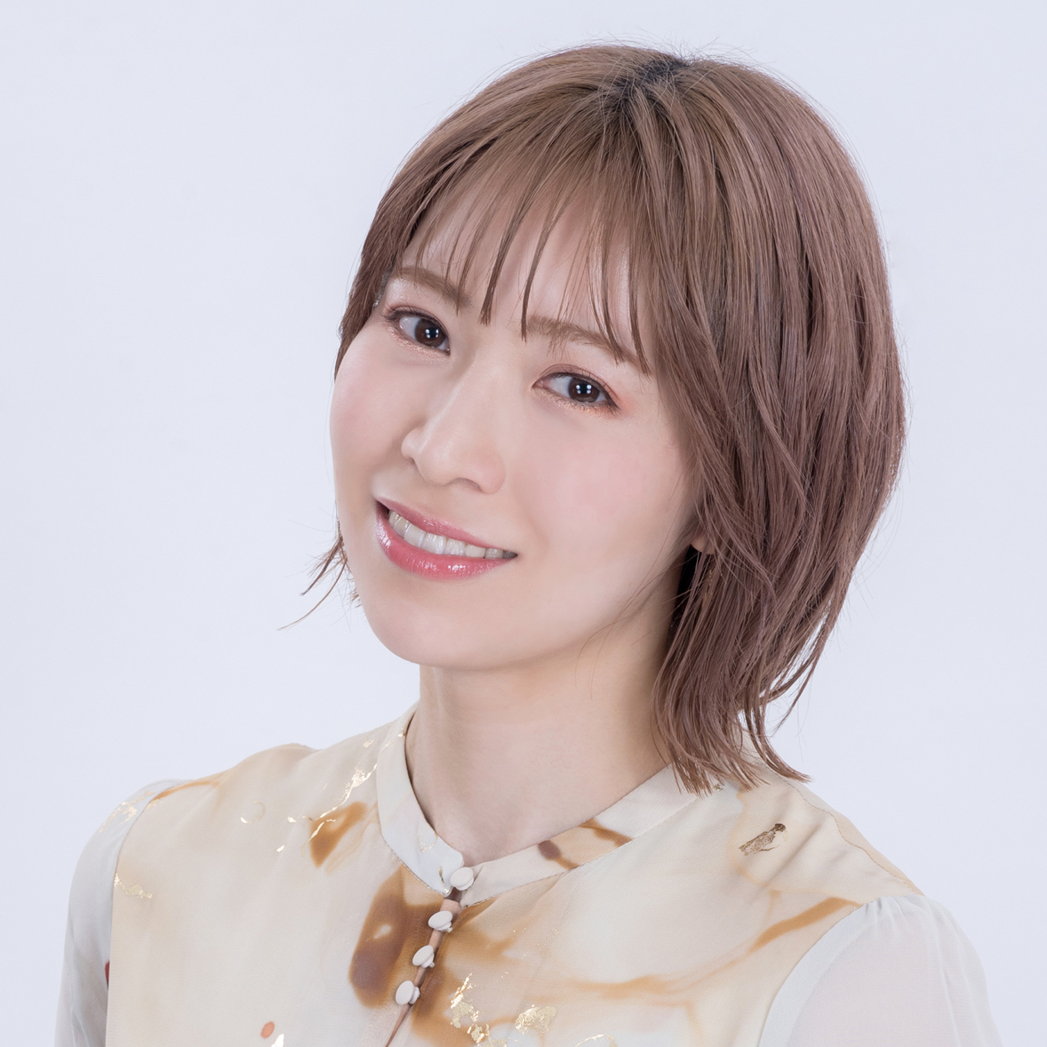 青木瑠璃子プロフィール写真